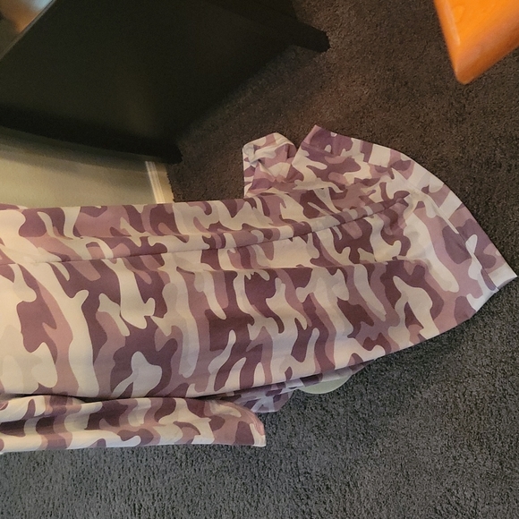 Unique Hi Lo camo top - Picture 5 of 7